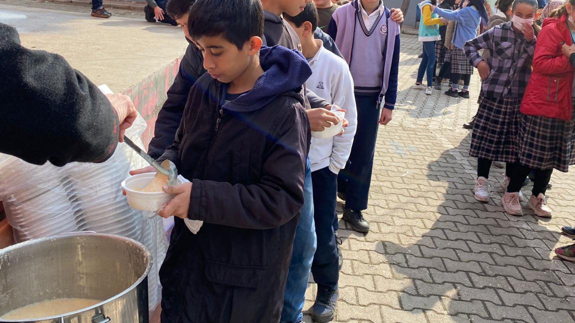 18 Mart Çanakkale Şehitlerimiz Anısına Okulumuzda Çorba Dağıtımı Yapıldı